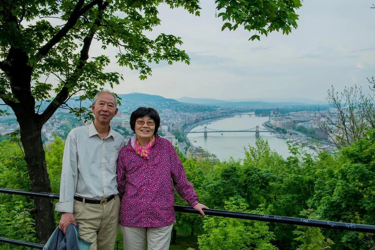 Budapest Chinese Guesthouse Bed & Breakfast