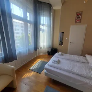 Bed & Breakfast Treestyle Deluxe, Budapest